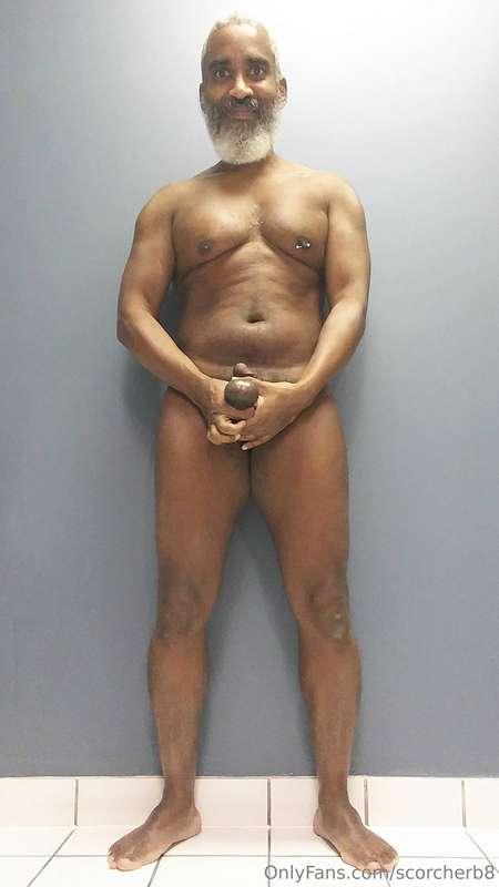 Testicles Tuesday!  #beard #musculardaddy #gay #feet #gaycru..