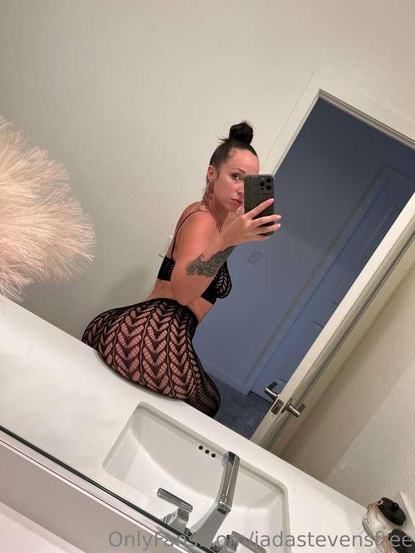 It's COLD this AM!
Netflix and fuck over at my place? 😈