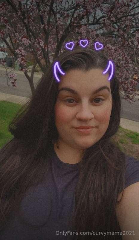 Cutie with a wild side. 🎀😈 Will you get wild with me? 