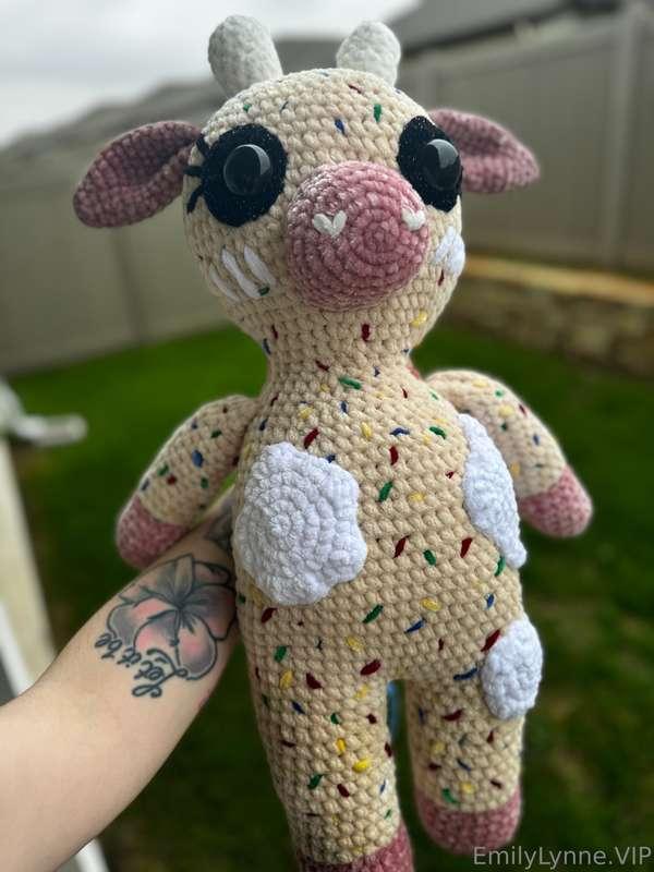 YOU GUYS I FINALLY FINISHED THIS COW!!! i’ve worked on it fo..
