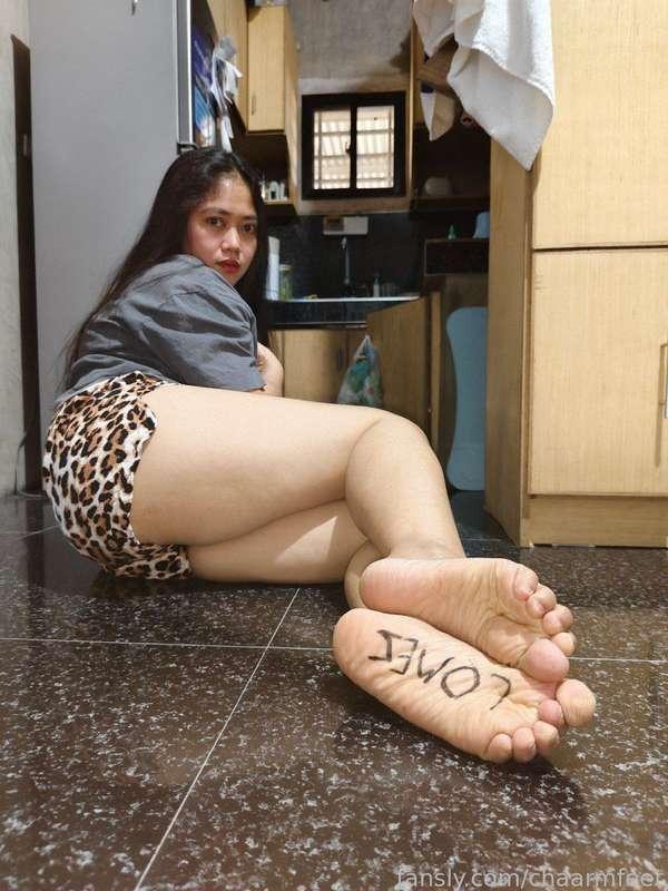 would you like your name on my soles too? #asianfeet #asiansoles #feet #soles