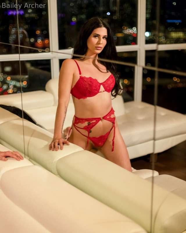 Suck me off on the couch ? 😈