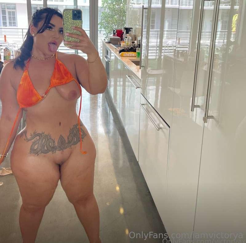 Wanna bust in my mouth sexy?