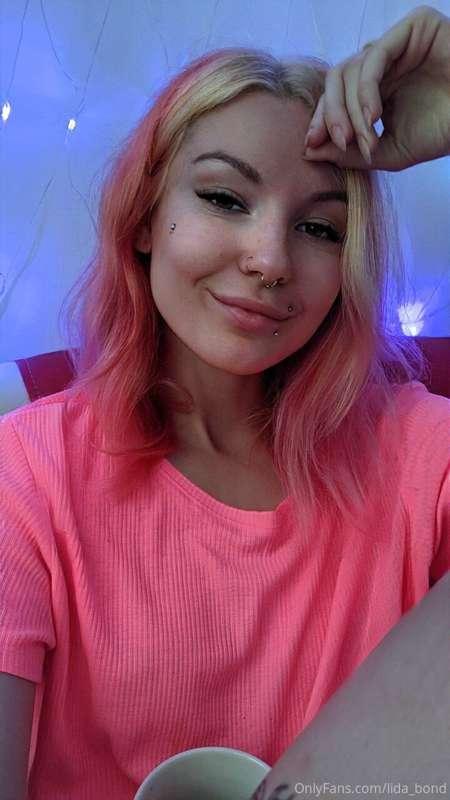 I'll give you just a tiny break from my red hair 😁
Decided t..