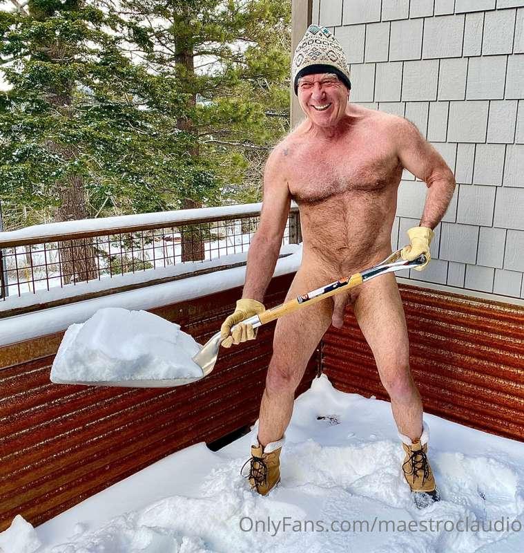 Shoveling the snow on my balcony in Mammoth Lakes 😀
