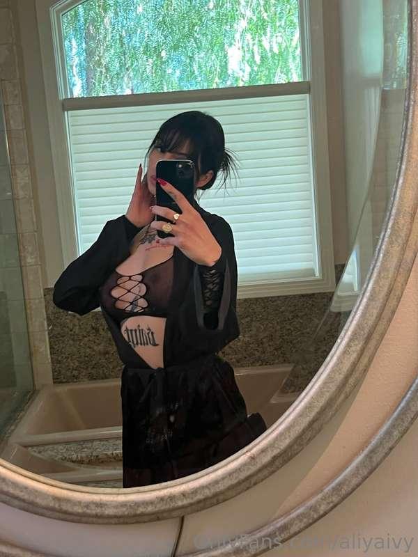 just being a sexy girl on the internet…