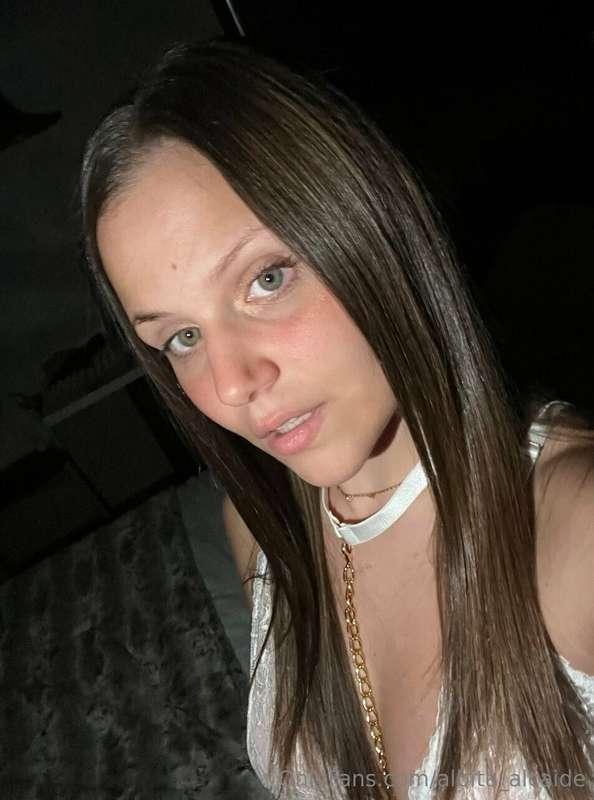 Esos ojos verdes… te miran mientras te 💦 en mi 😛