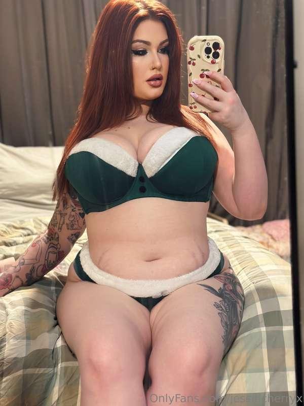 Want me under your tree? 🎄 make sure you’re on my VIP page f..