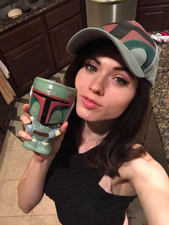 amouranth main image