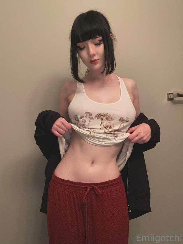 Some casual pics in my pajamas 😋