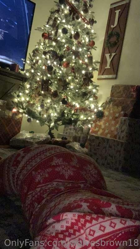 Happy Holidays 😘 I’ll be waiting under the Christmas Tree un..