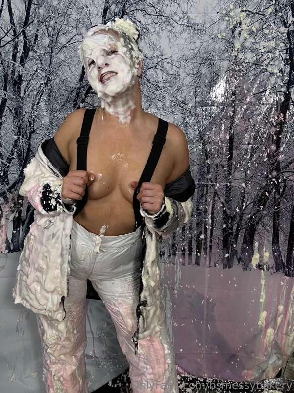 bsmessybakery image #0