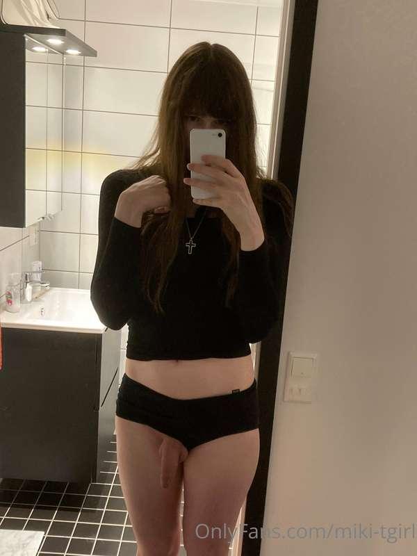 Abuse my butt until it’s all red 🥴