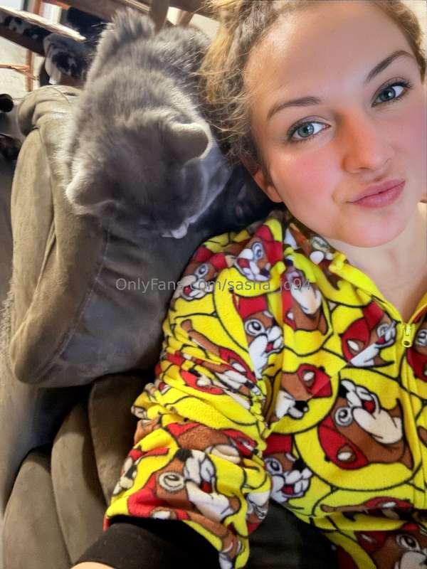 Chillin with my puss ✌🏼🤗