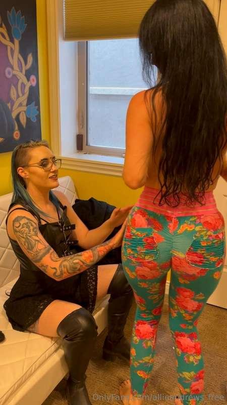 @belladraconis had her way with me in exchange for a tattoo ..