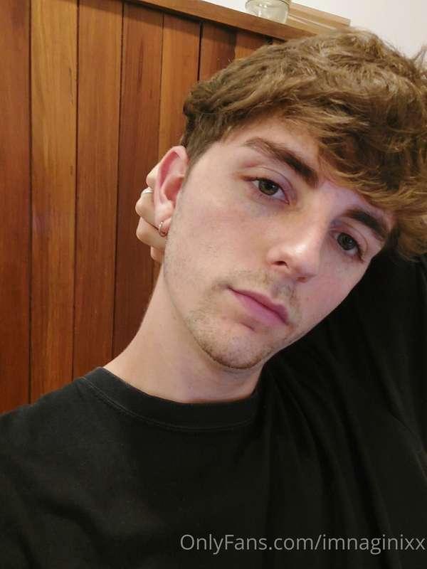 Send me a tip and you will receive a random exclusive conten..