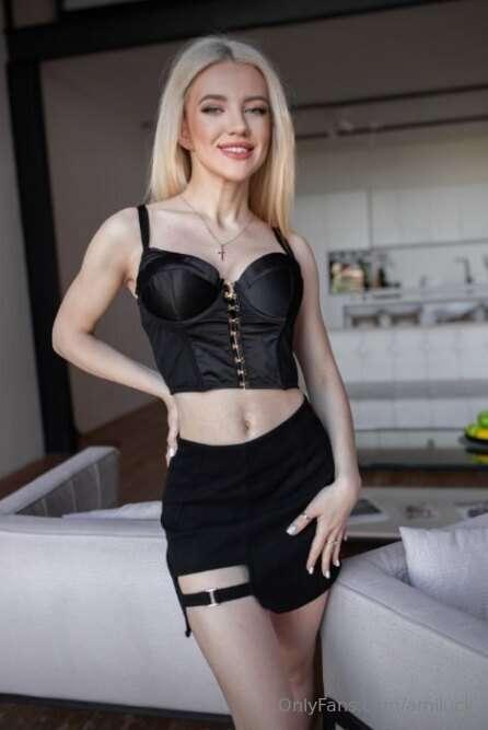 FREE SUBSCRIPTION TODAY ❤️Stunning MOM @victoria_mommy wants..