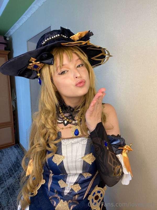 Sending you my kiss 💋