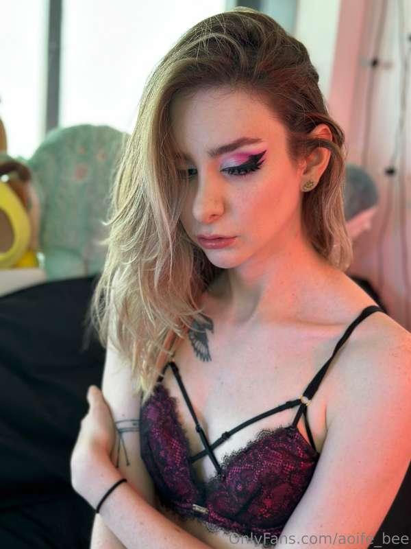 messing around with photos and makeup again :) slowly workin..