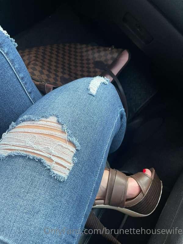 Come take me out on the town! 💋