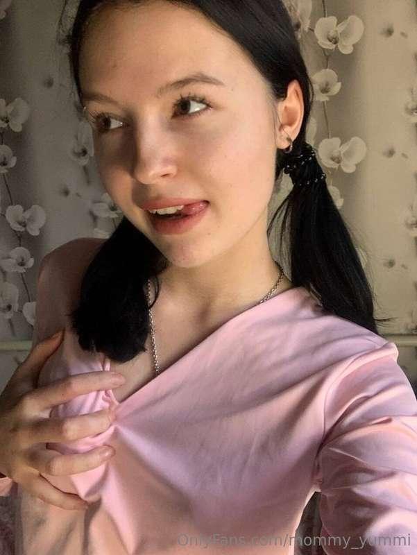 🟢CLICK HERE - @charming_violetta 🟢This cutie is online and h..