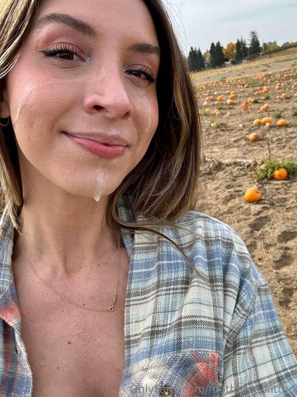 Would you come to the pumpkin patch with me?🎃 I promise you’..