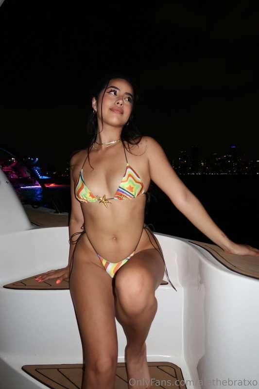 would u go skinny dipping with me? 🏊‍♀️