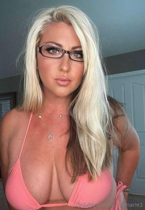 Think you can impress me baby? 💋 