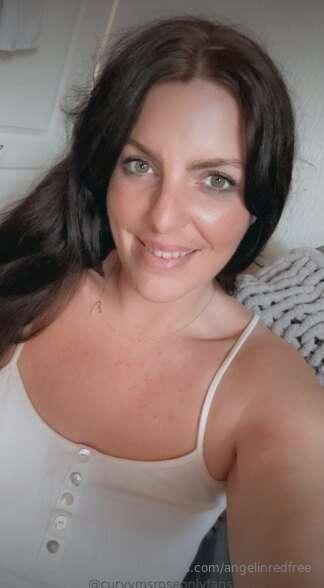 100% natural curvy mid 30s lady, the divorced milf next door..