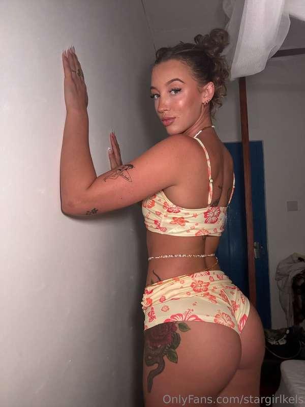 Who wants to pin me down like this? 🥵