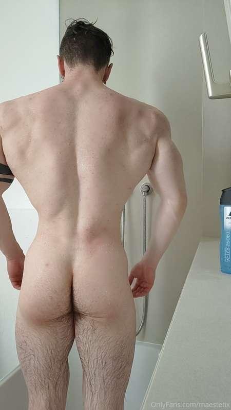 In the shower😌🍑