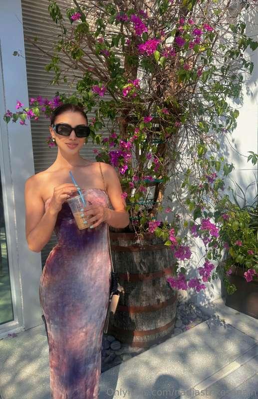 What’s my perfect Sunday? ☀️ Coffee, (of course) a bright an..