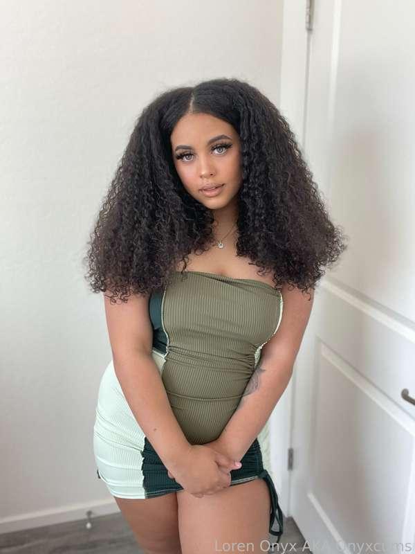 onyxcums image #1