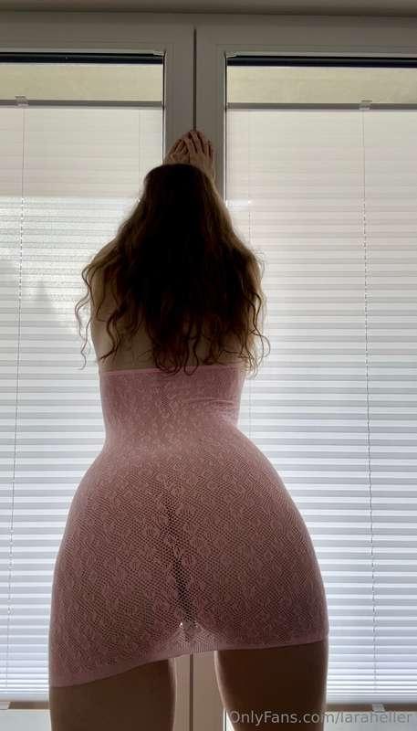laraheller image #0