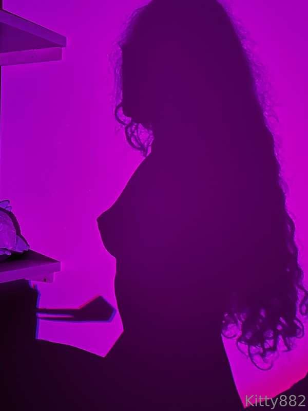 cool shadows of my tits haha