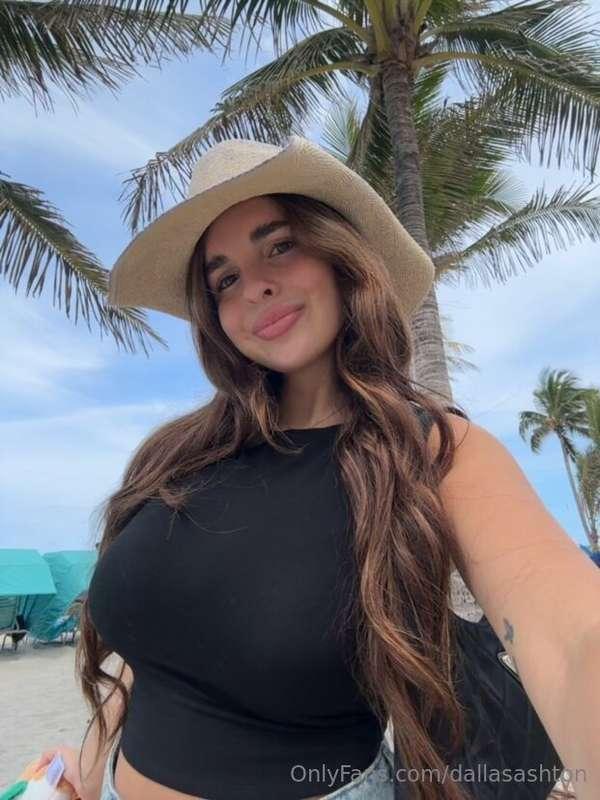Baddest bitch you know 💕 text me 
