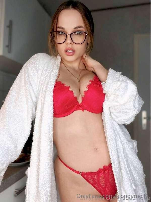 FREE SUBS😋This sweetie babe with natural bubs is alone for a..