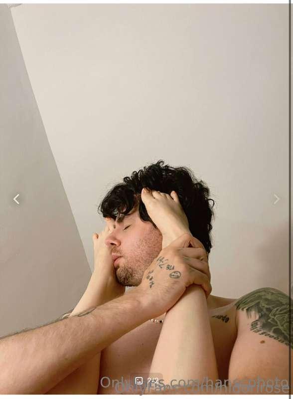 Such cute post with my feets on @hanscphoto , go check it ou..