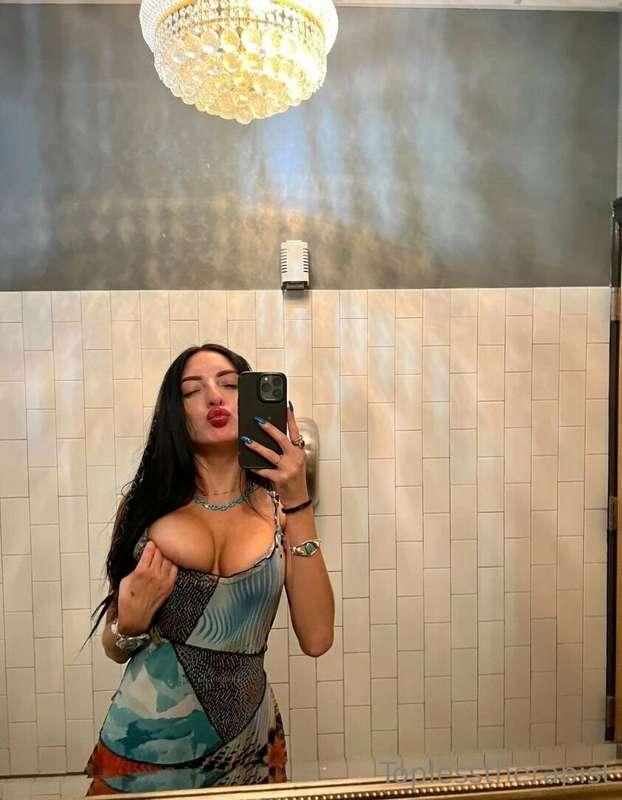 toplesstherapist image #1