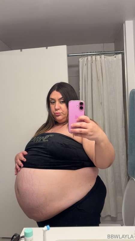 Look how stuffed my belly is 😩tomorrow I’ll post the part 1 ..