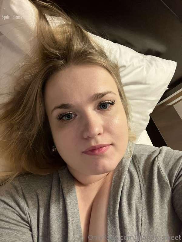 Just me in bed😇