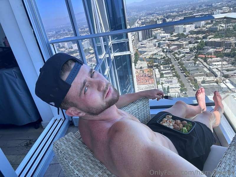 Just me and my diet coke against the world.. She’s all I nee..