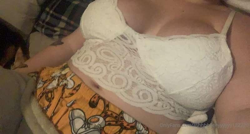 New lingerie and toys just came in. Who wants to see? 😉