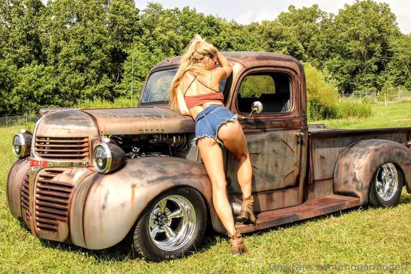Mopar Monday 