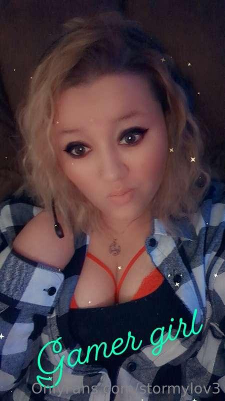 Tag in pic says it all... Who wouldn't love a gamer girl