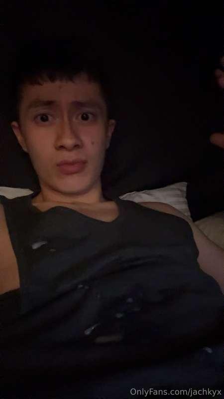 I fucking love pictures of me with a stupid face disregardin..