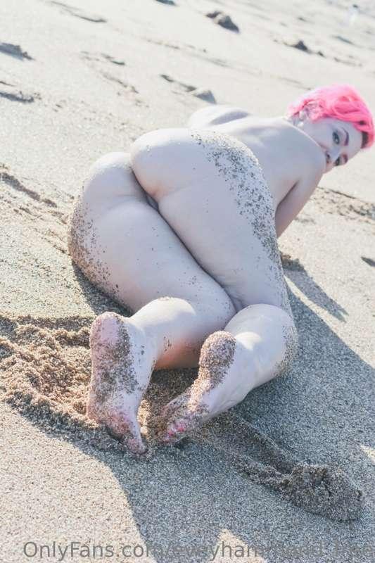 I know you missed my ass babe ;)
but good news is that I am ..