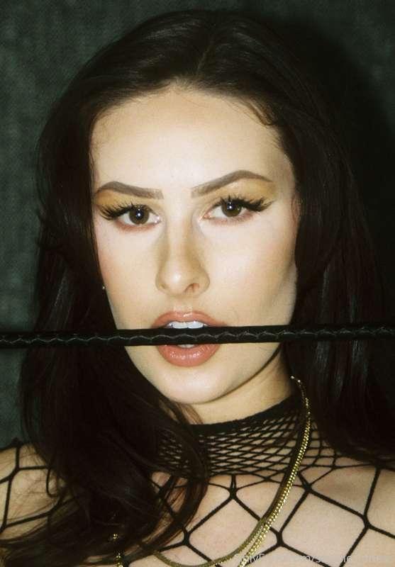 The DOM version of me on streamate vs. the SUB version of me..