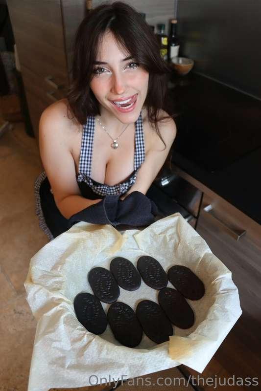 Happy Father’s Day daddy:3 look I made sum cookies for u :3 ..