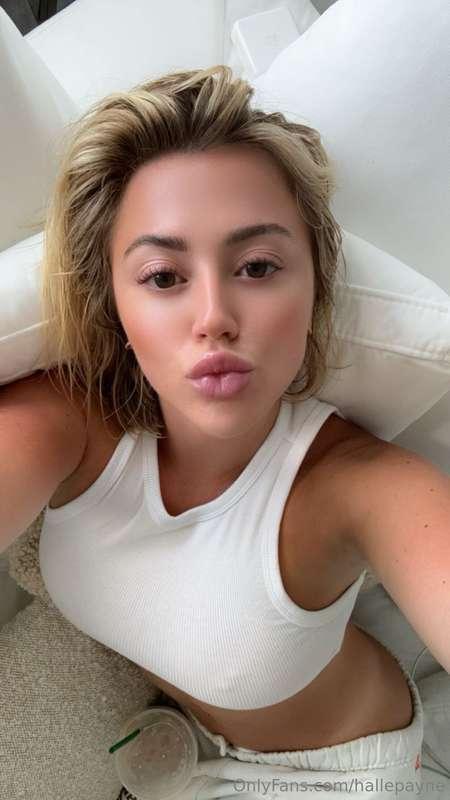 I know you love my kisses 😉😘